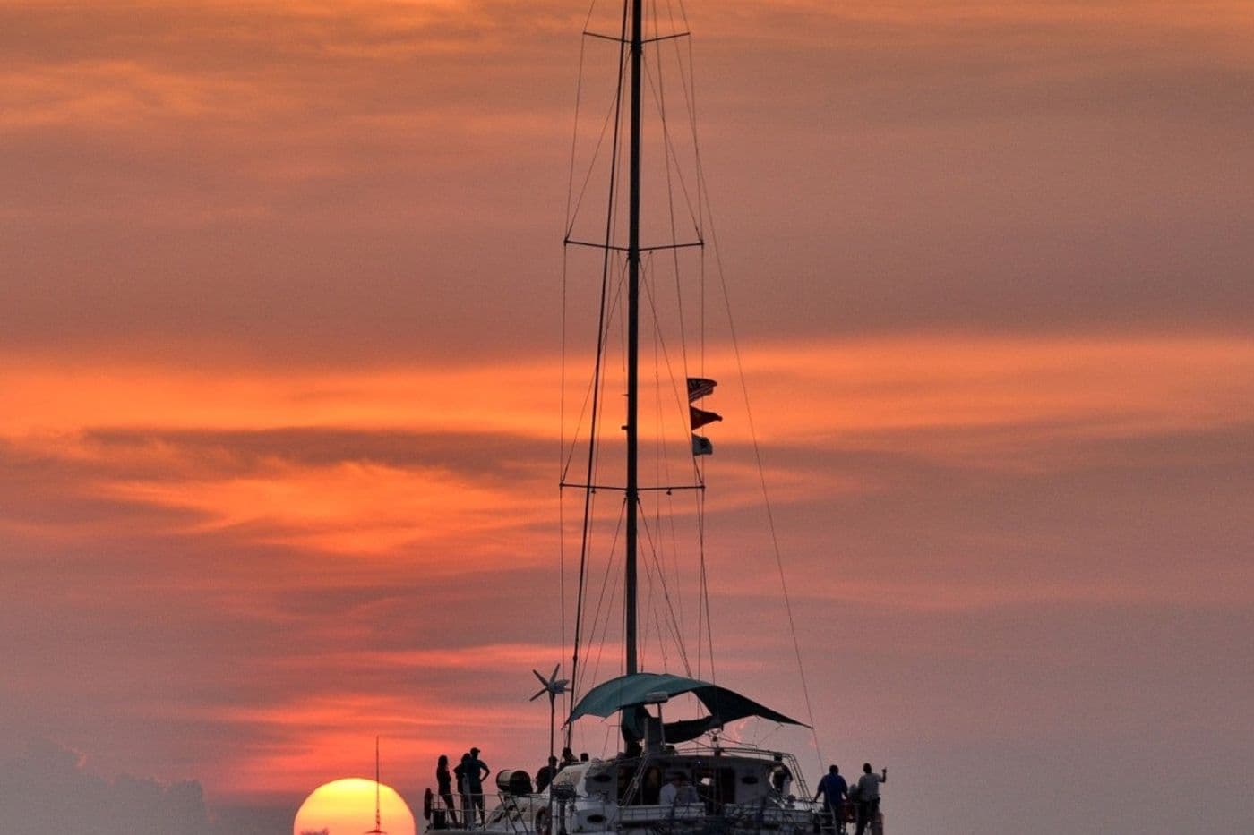 DAY YACHT CRUISE