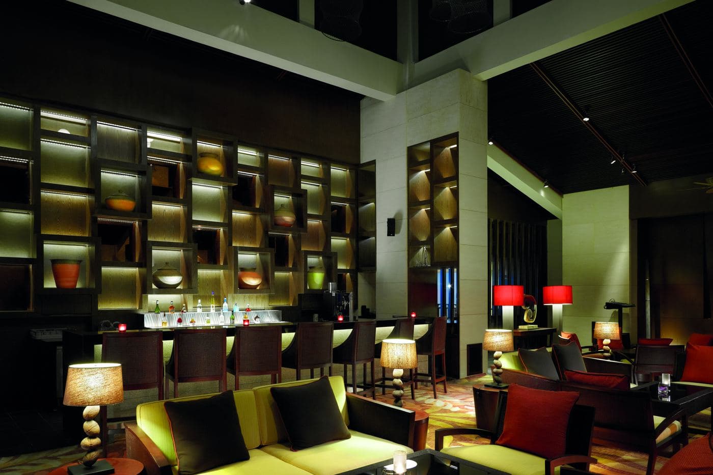 Dining & Bars