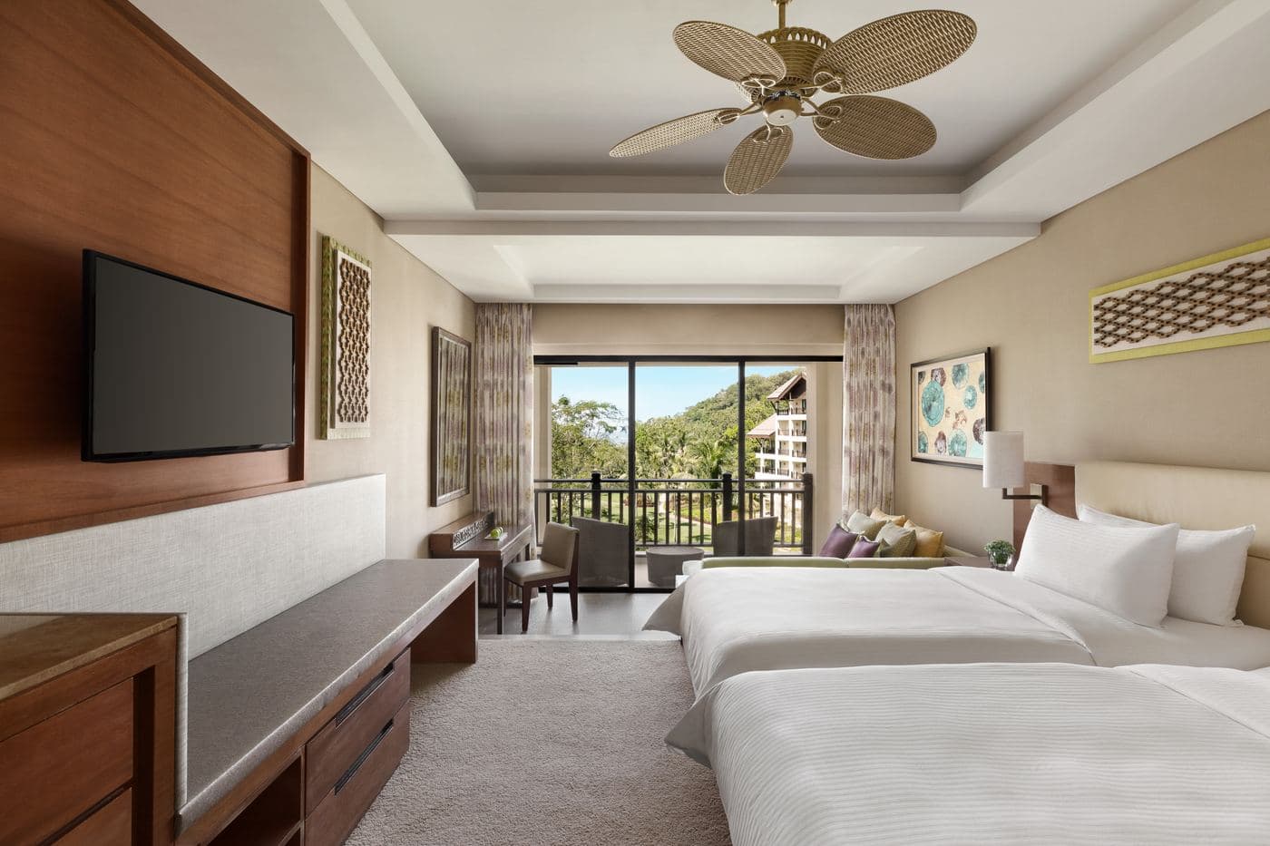 Rooms & Suites