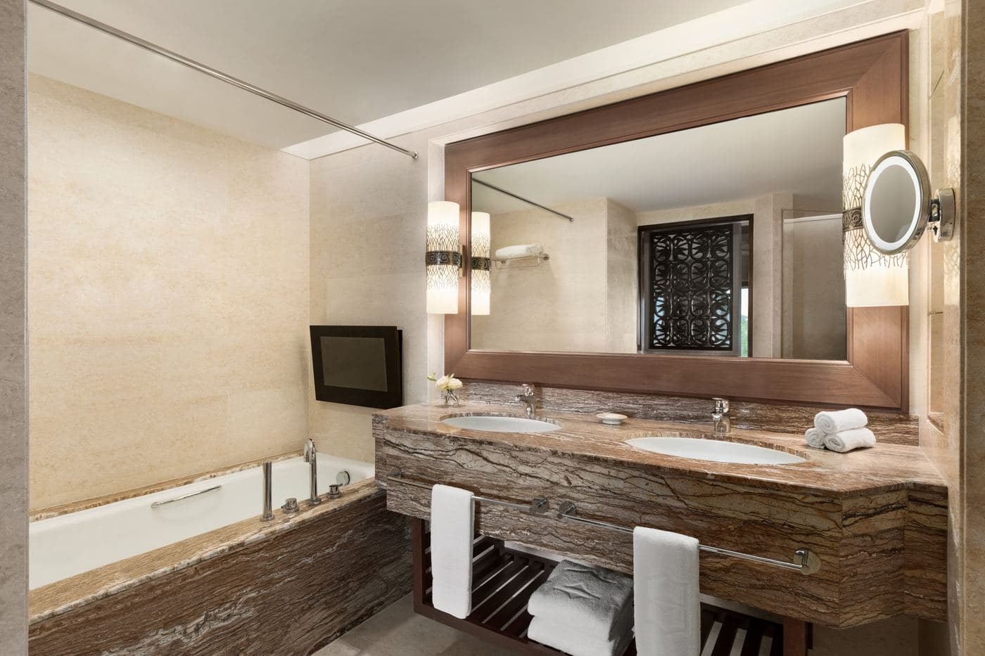 Rooms & Suites