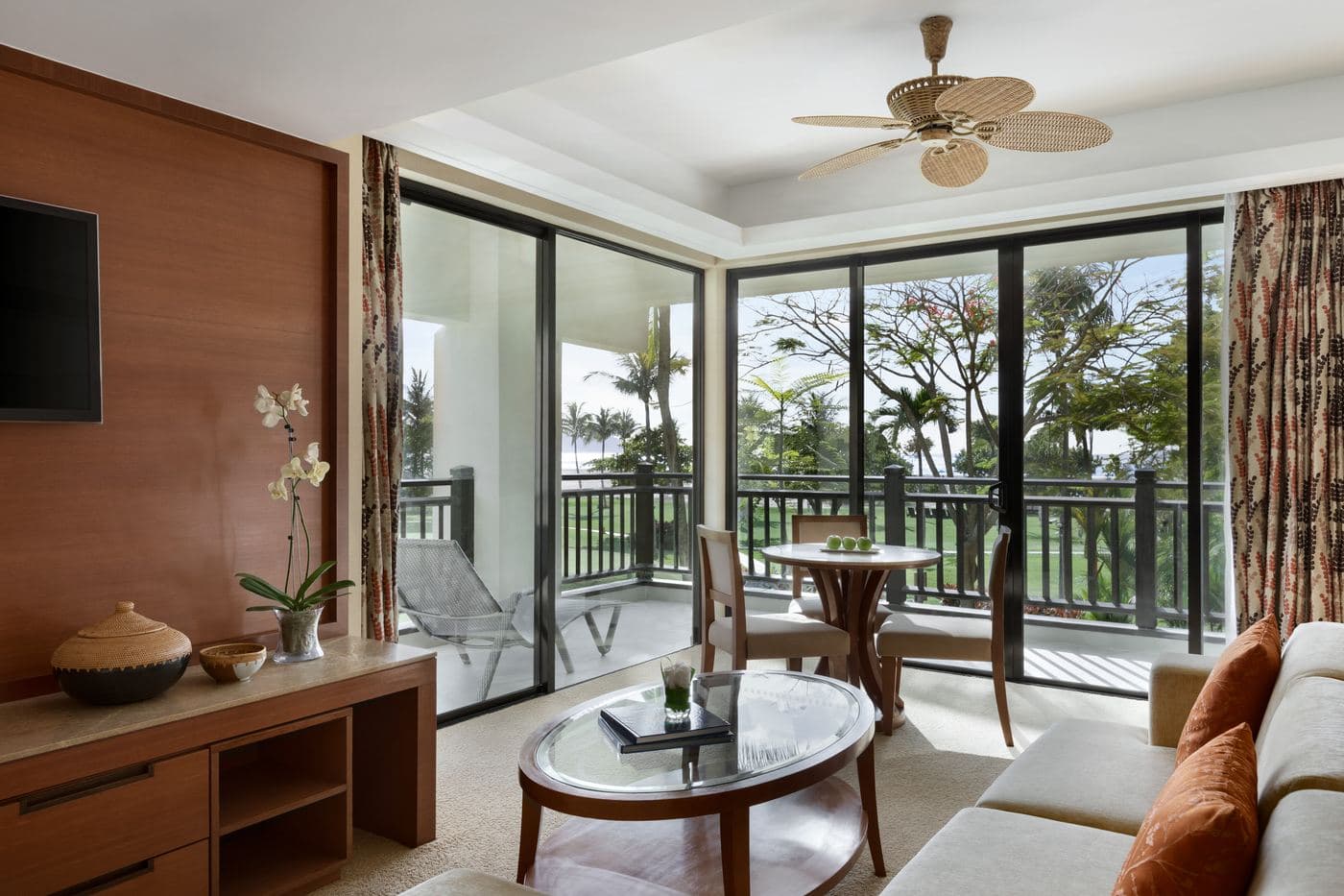 Rooms & Suites
