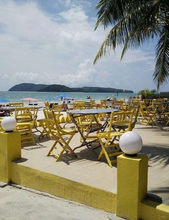 Yellow Beach Cafe