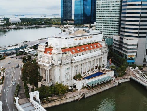 STOP-OVER IN SINGAPORE (RU)