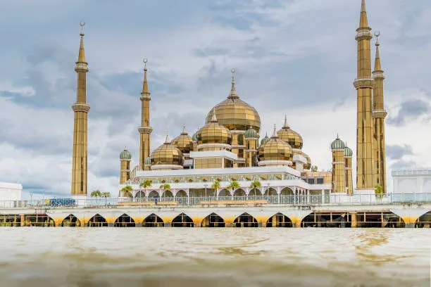 Kuala Terengganu’s Crystal Mosque—Things to do in malaysia